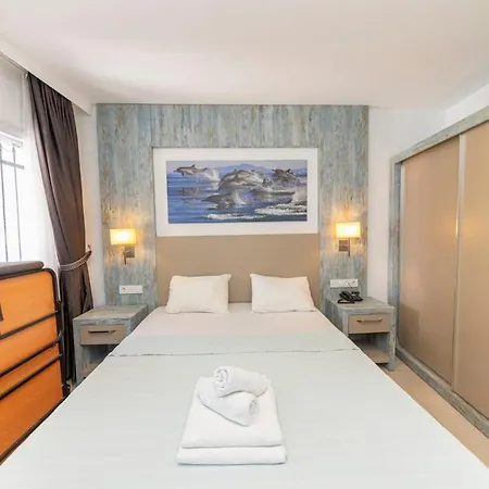 Luminous Seafront With Fascinating Sea View In The Heart Of