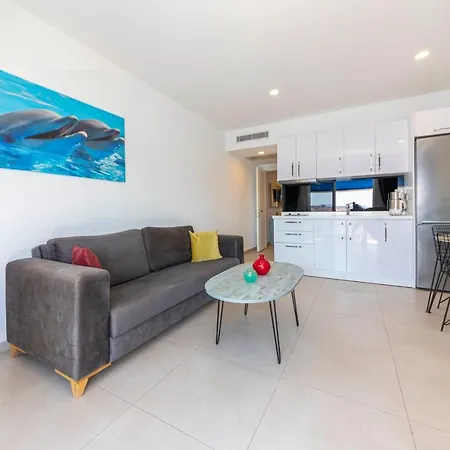 아파트 Luminous Seafront With Fascinating Sea View In The Heart Of *